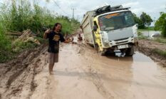 Warga Desa Pasiran Jaya Keluhkan Jalan Rusak Parah Sejak 2018, Harapan Pembangunan Tak Kunjung Terealisasi
