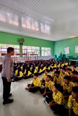 Binluh di SMPN 6 Terbanggi Besar, Polisi Ingatkan Pelajar Bijak Bermedsos, Jauhi Narkoba dan Pergaulan Bebas   